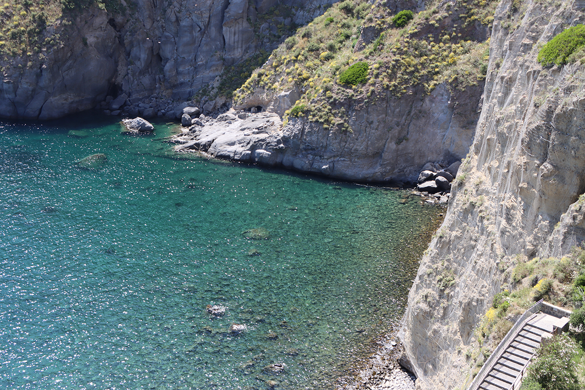 Sorgeto Bay
